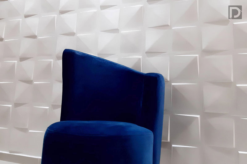 pared-3d-cubos,-poltrona-azul,-dco-panel-3d-barranquilla
